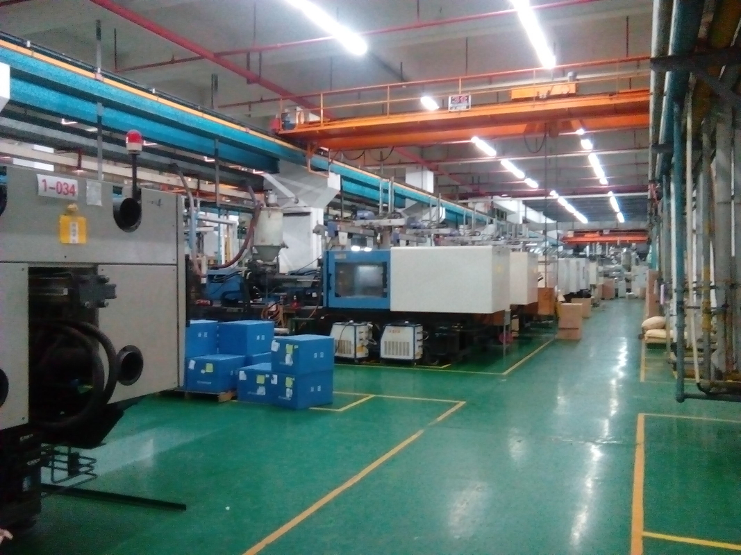 service en plastique sur un seul point de vente de moulage par injection d'offre de DF-moule et de bâti de plastique de Chine