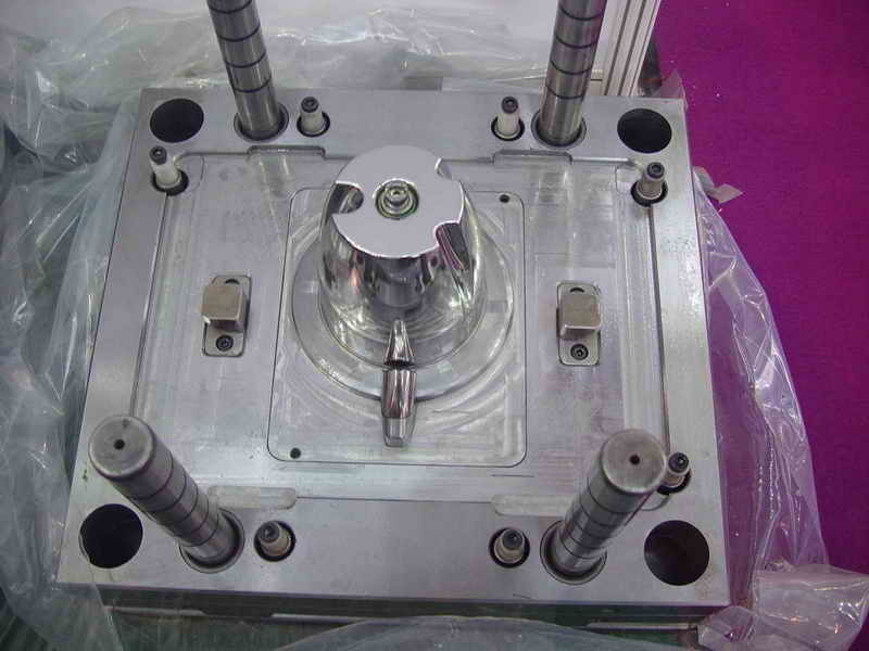 Injection H13/NAK80 en plastique moulant pour Shell/fabrication de panneau